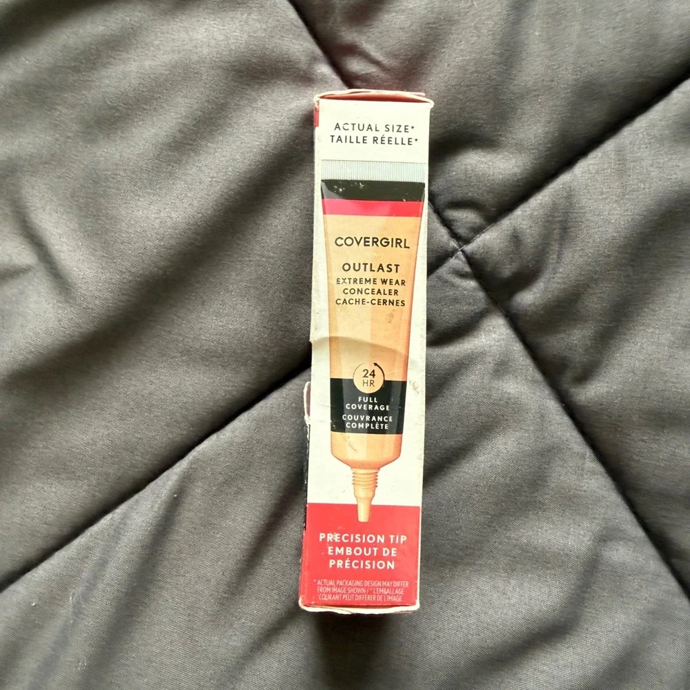 CoverGirl Outlast Concealer Women 9mL Fair‎ Ivory New Extreme Wear 24HR 800